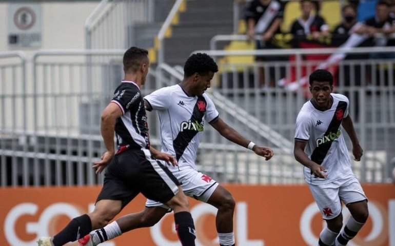 Melhor ataque, Vasco goleia novamente e avança na Copa São Paulo
