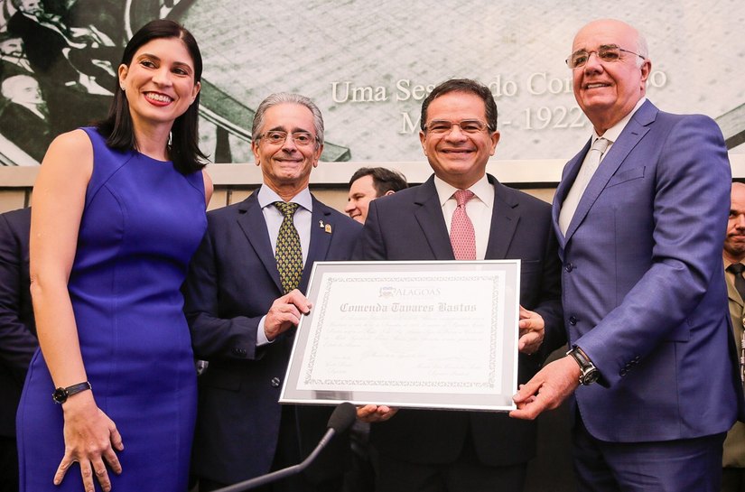 Presidente do TJAL destaca atuação profissional de Fábio Farias