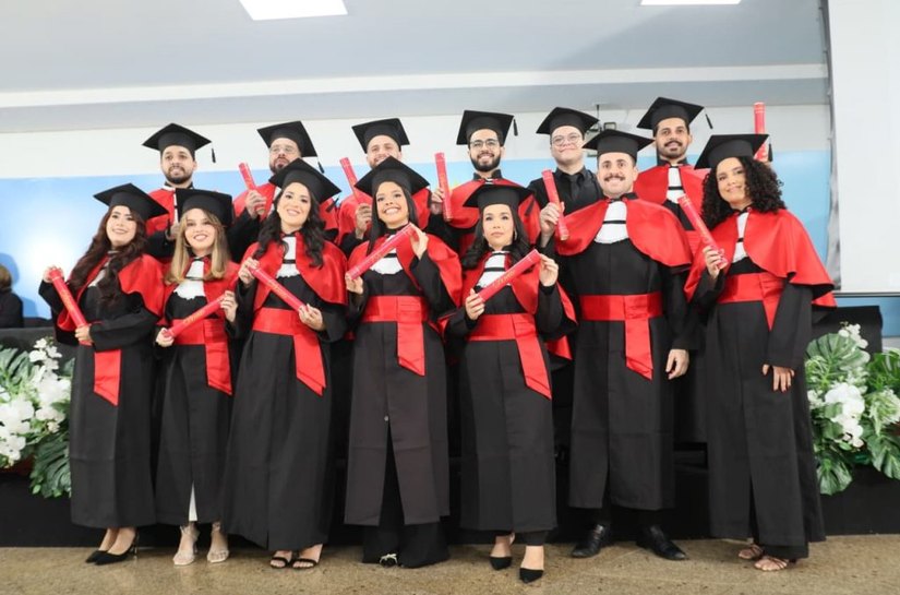 Emoção marca colação de grau da turma de Direito 2026.1 da Faculdade Cesmac do Agreste
