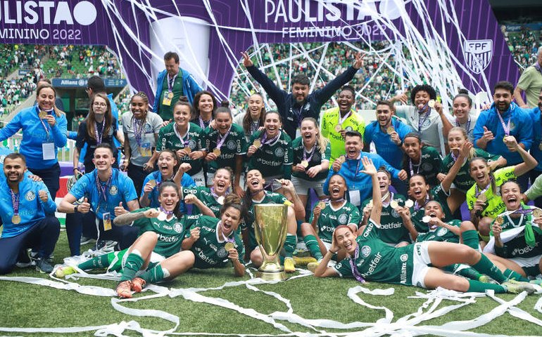 Palmeiras bate Santos no Allianz Parque e conquista Campeonato Paulista feminino