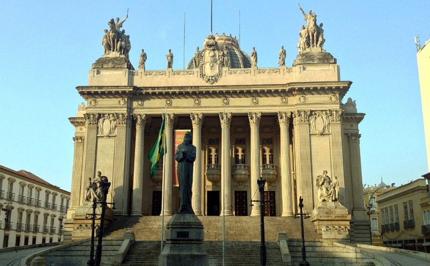 Assembleia do Rio discute hoje mais seis projetos de corte de gastos do governo
