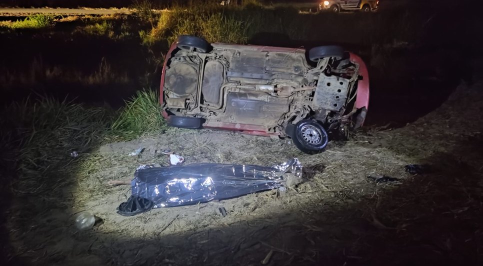 Motorista morre após carro capotar em Nossa Senhora das Dores / Foto: Foto: BPRv/SE