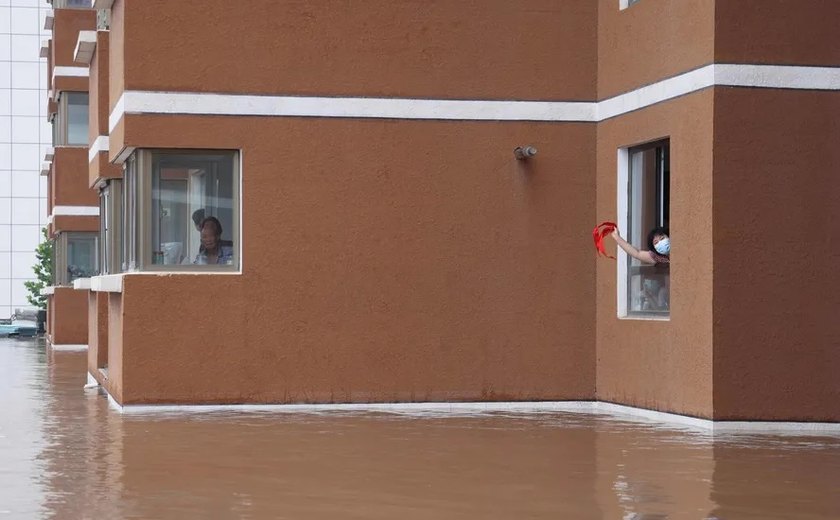 Cresce raiva em cidade chinesa forçada a virar 'fosso' de inundação para livrar Pequim de fortes chuvas