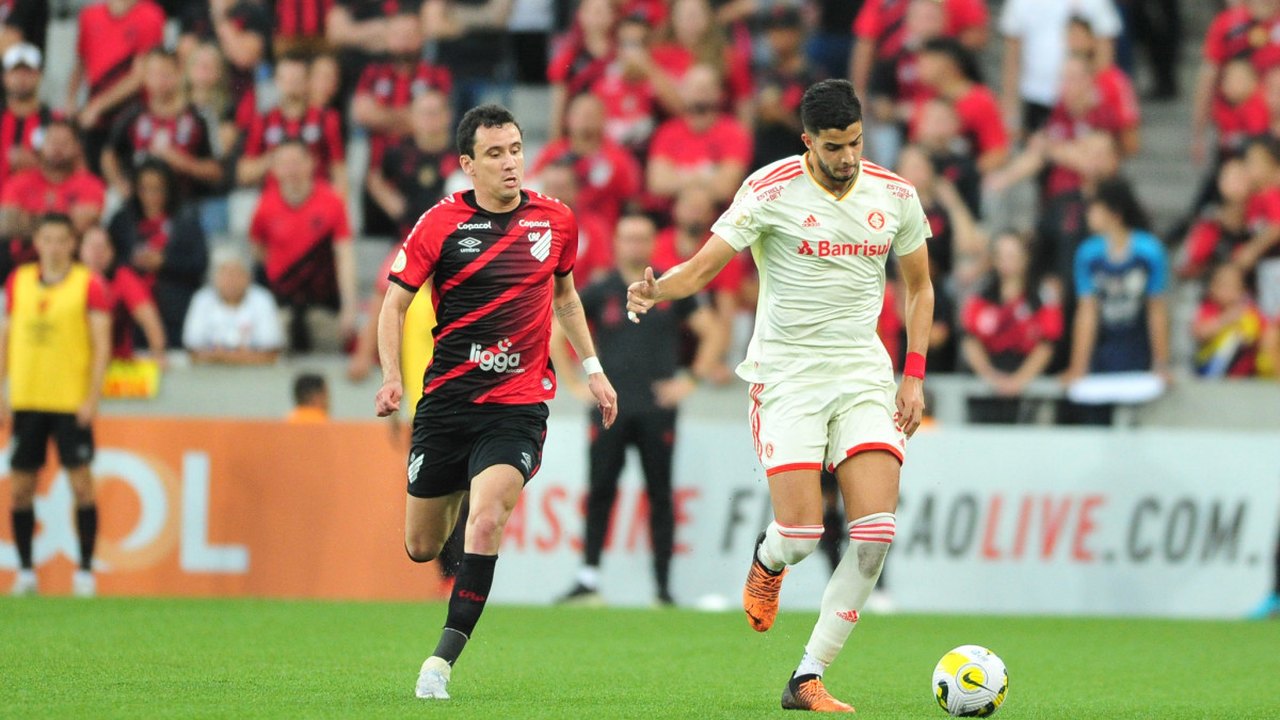 Athletico-PR e Inter empatam duelo direto e perdem a chance de colar na liderança