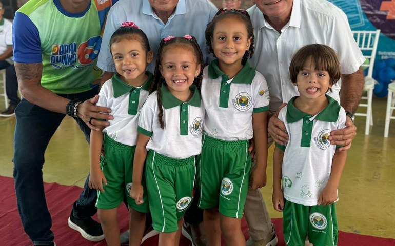 Educação de Branquinha inaugura mais uma quadra e entrega nova remessa de fardamentos e veículos