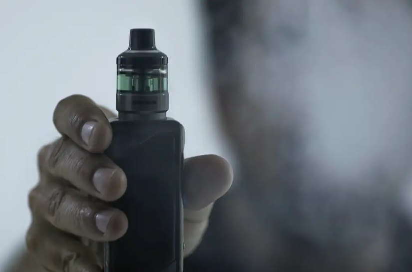 Plataformas devem remover propagandas de cigarros eletrônicos
