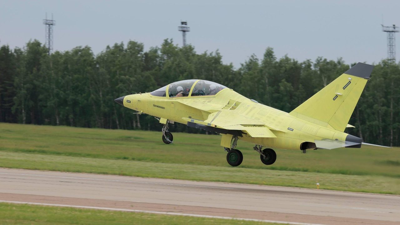 Salto técnico: caça-treinador russo Yak-130M ganha radar de ponta, diz mídia (VÍDEO)