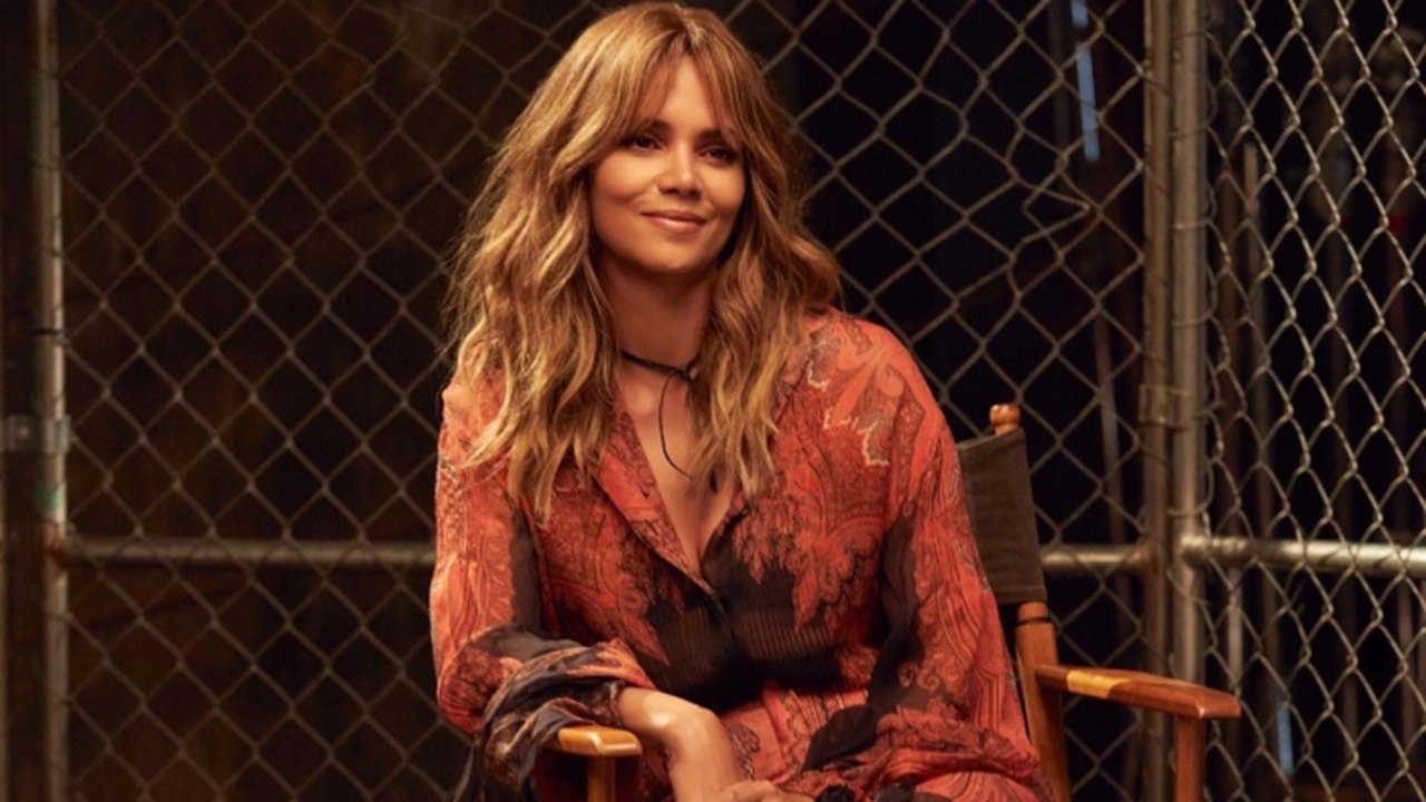 Halle Berry é vista em passeio com o filho após acusações de agressão