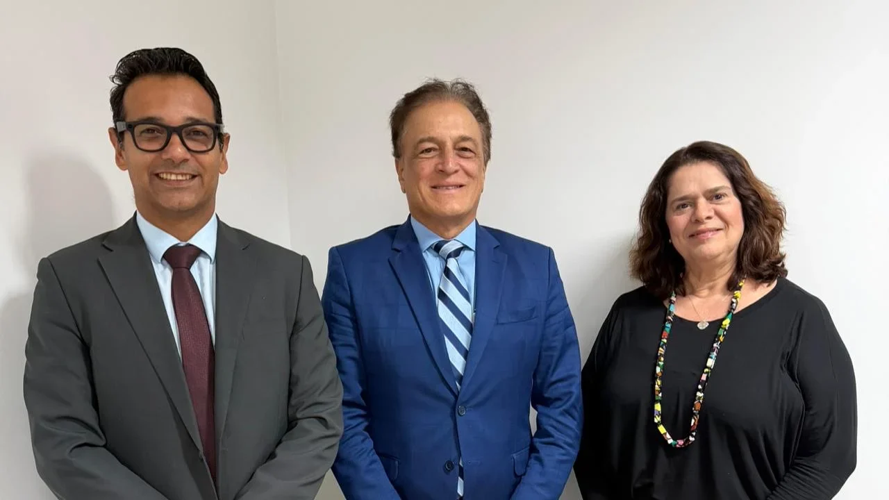 Deputado Galba Novaes se reúne com presidentes da ABRAJET e ABAV