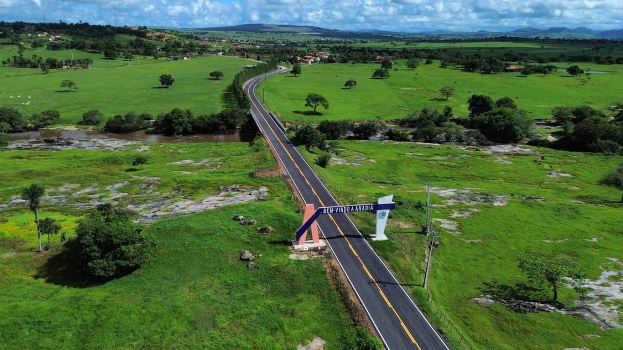 Governo de Alagoas entrega restauração da AL-105 em julho