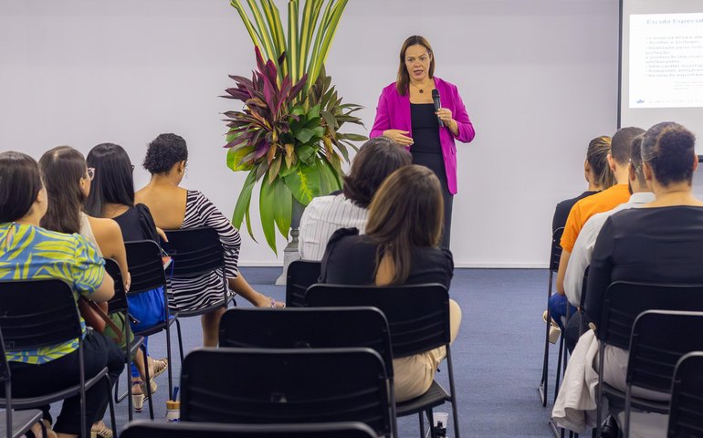 Palestra discute Projeto Escuta Protegida, realizado em parceria entre a Cria e a SSP