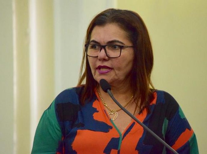 Deputada Ângela Garrote destaca passagem do Dia do Trabalhador