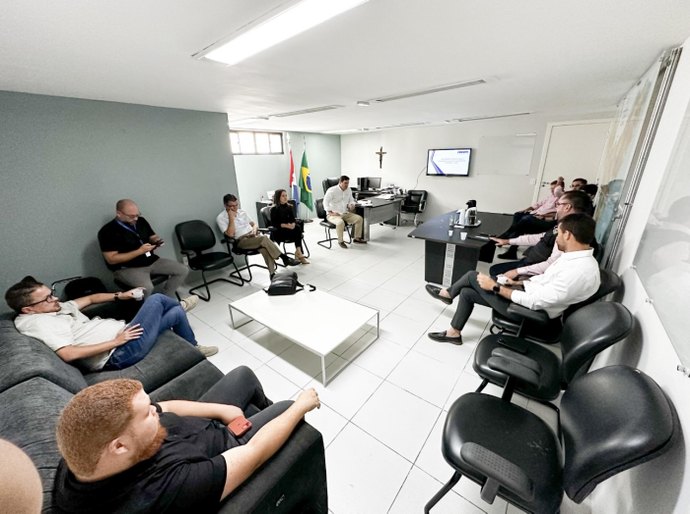 Secretários recebem vereadores e demonstram que obras no Rei Pelé nunca foram paralisadas