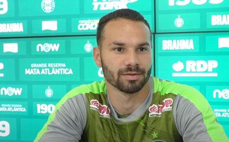 Guarani anuncia atacante Edson Carioca, que estava no Azuriz-PR, para a Série B