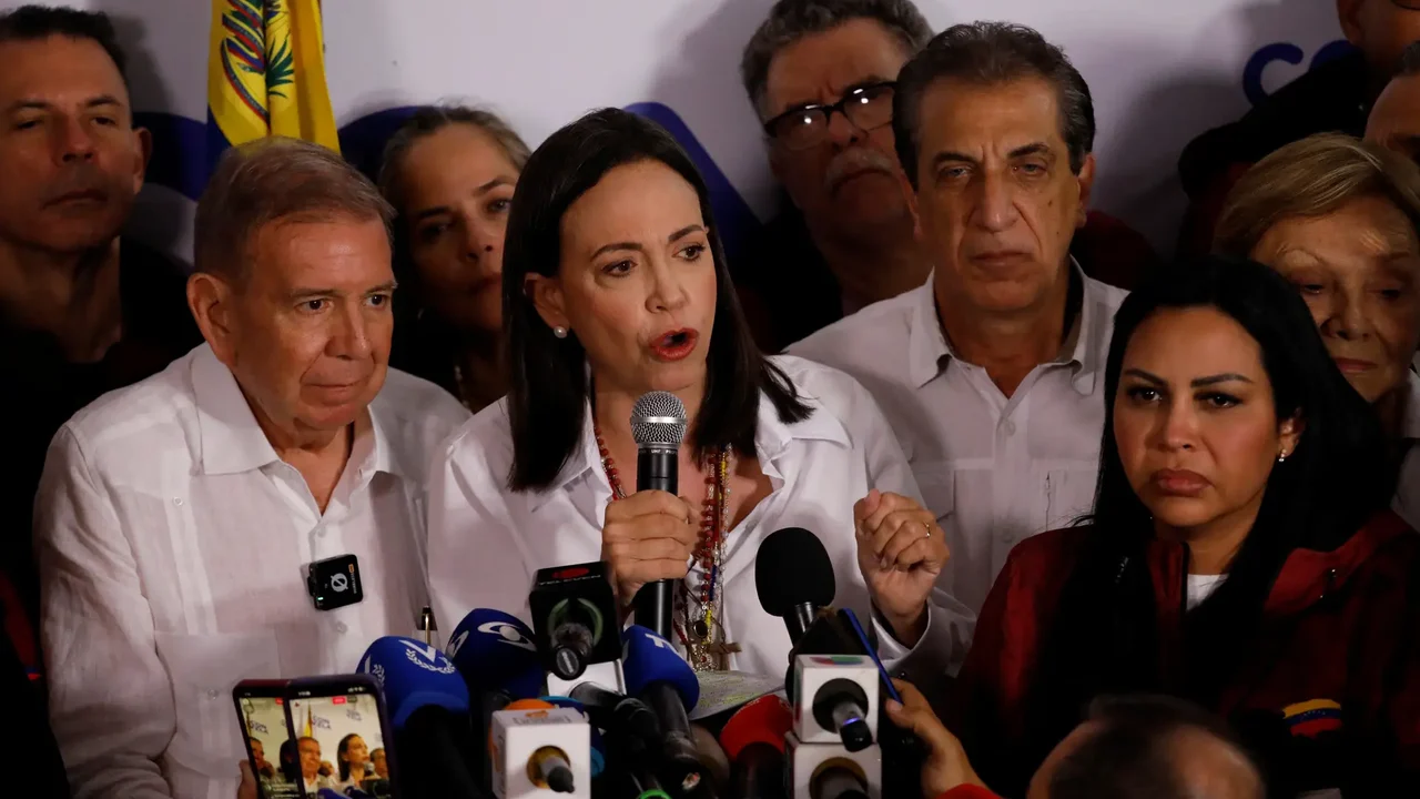 Chavismo e oposição venezuelana convocam protestos em todo o país após vitória de Maduro; líder opositor é preso