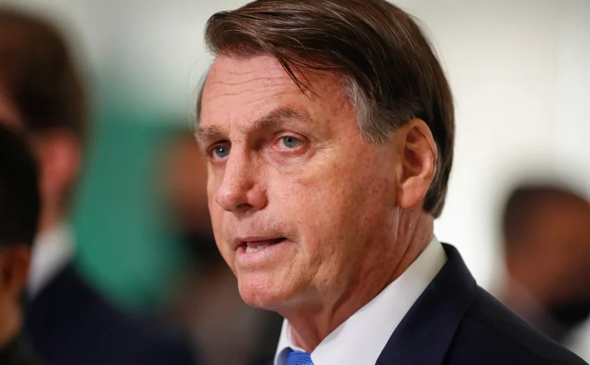 Ministros do TSE avaliam que inelegibilidade de Bolsonaro ‘abre porta’ para novas condenações