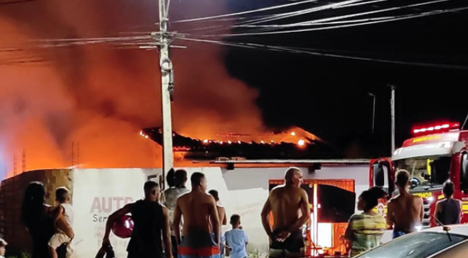 Homem é preso após ameaçar esposa e atear fogo em casa na Zona Sul de Aracaju / Foto: Foto: Portal A8SE/Reprodução