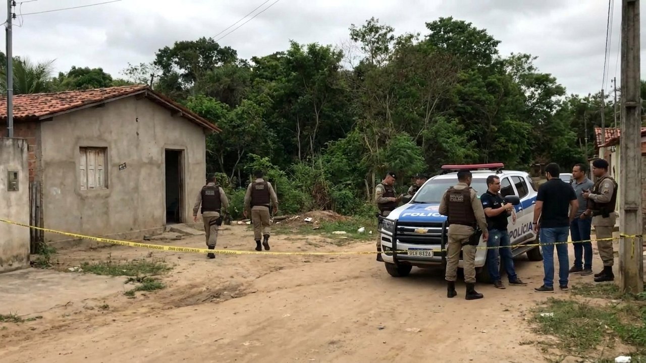 Polícia busca suspeitos de torturar e esquartejar adolescente de 14 anos