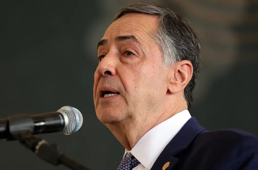 Ministro Barroso diz que reunião equacionou impasse sobre emendas
