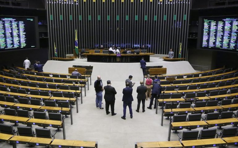 Comissão do IR na Câmara informa que não terá reunião na terça-feira