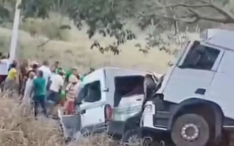 Acidente deixa ao menos nove mortos na região de Chapada Diamantina
