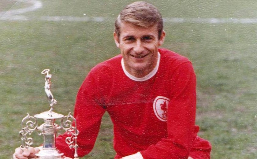 Campeão da Copa do Mundo e ídolo do Liverpool, Roger Hunt morre aos 83 anos