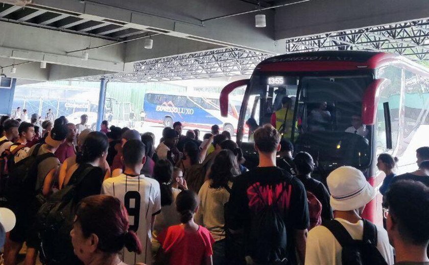 Retorno das festas de fim de ano é marcado por caos em rodovias no Brasil (VÍDEO)