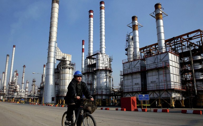 Irã ameaça elevar preço do petróleo a US$ 200 após ataques dos EUA durante cessar-fogo