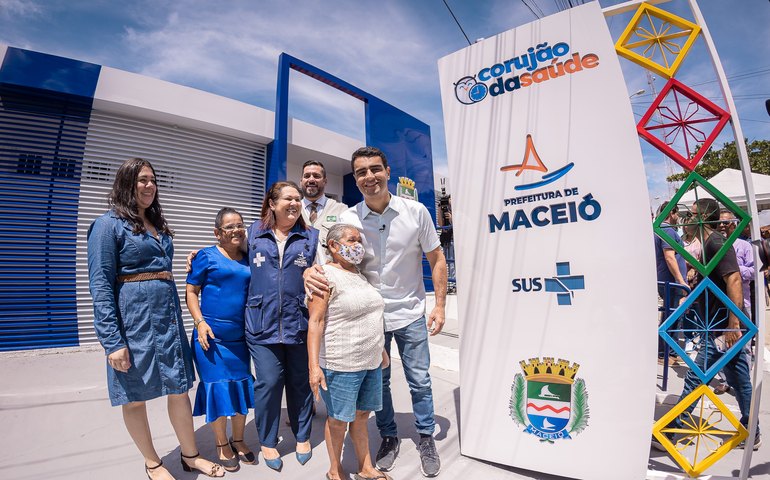 Prefeito JHC entrega UBS David Nasser totalmente reformada, em Ipioca