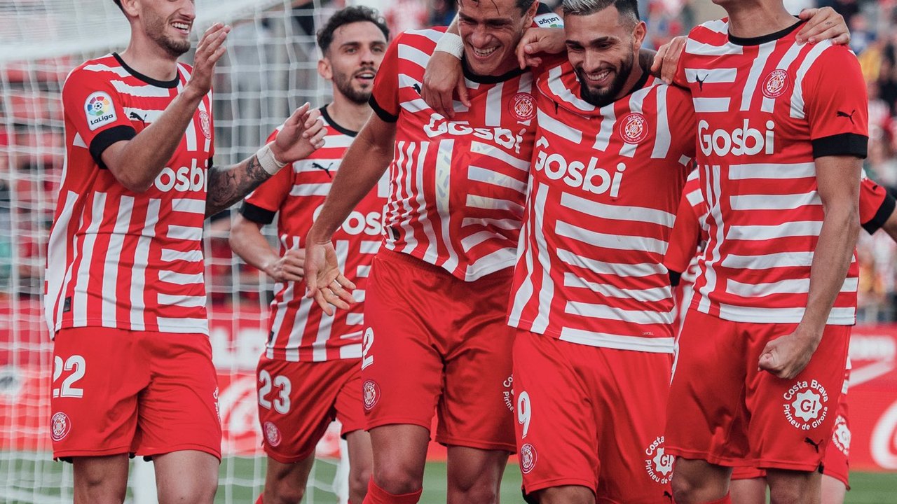 Girona bate Alavés sob olhar de Rogério Ceni e brilho de Yan Couto e volta ao topo do Espanhol