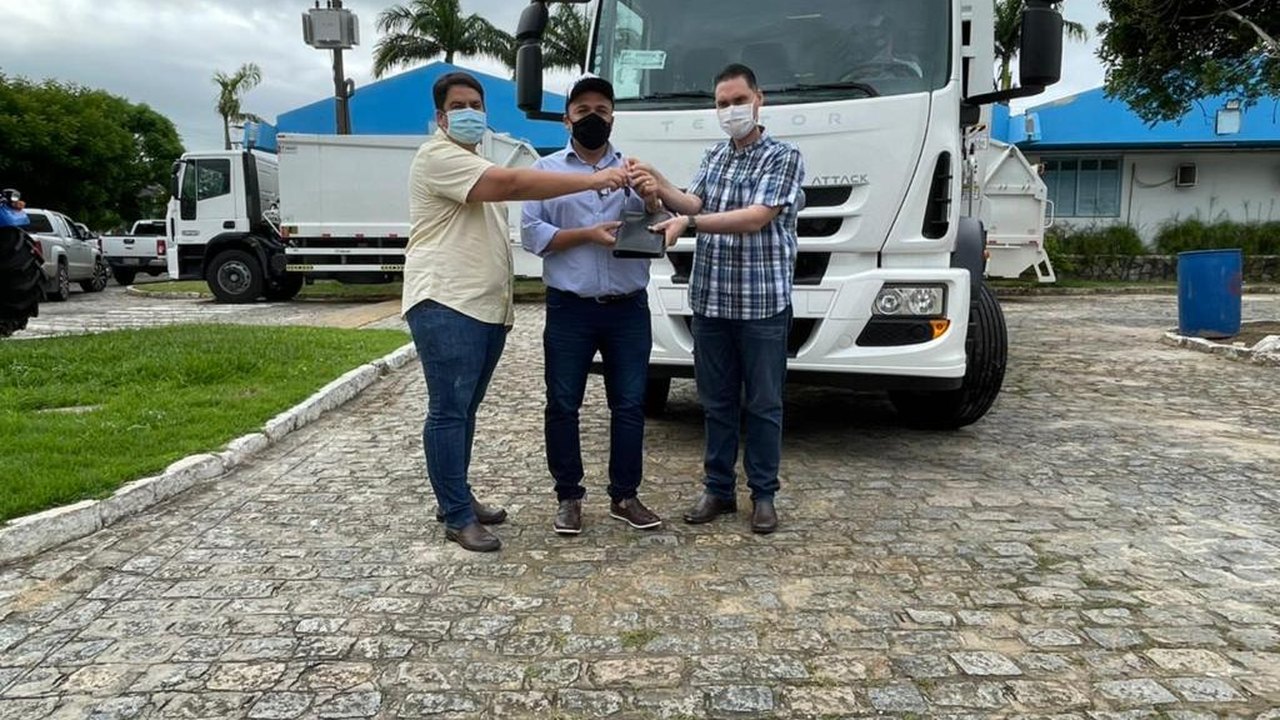 Município de Major Izidoro é contemplado com novo caminhão compactador de lixo