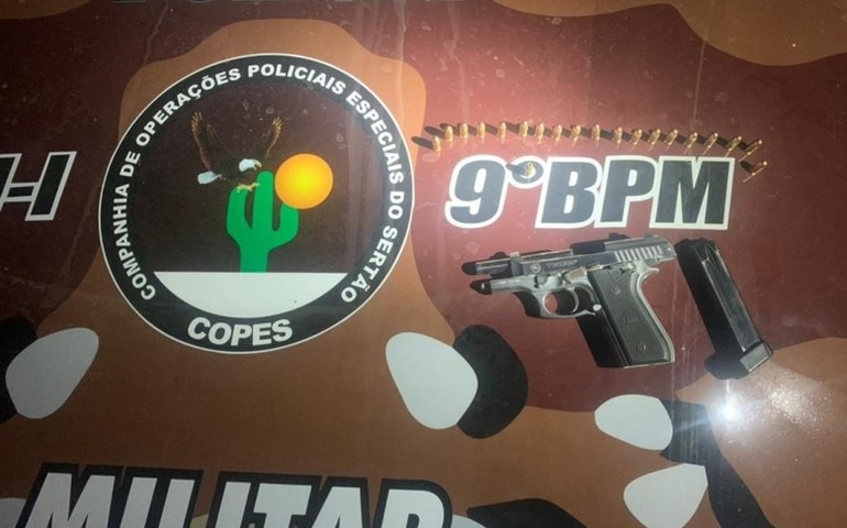 PM apreende arma de fogo e entorpecentes no Sertão