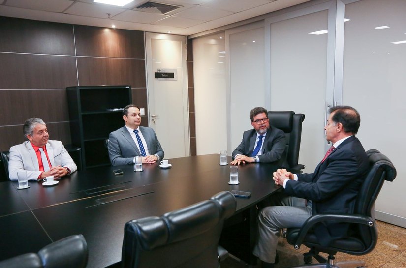 Vice-presidente do TJAL recebe diretores da Organização Arnon de Mello