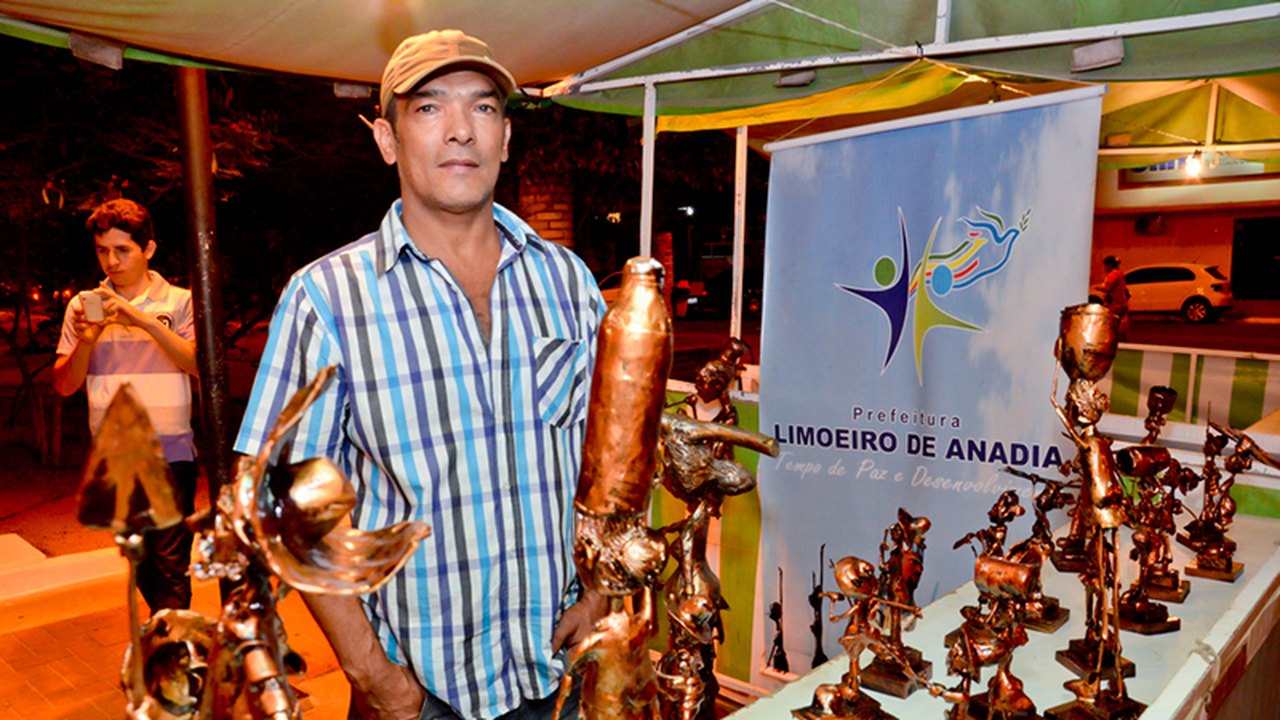 Artista plástico Jackson Lima representa Limoeiro de Anadia na 1ª Fenearte em Arapiraca