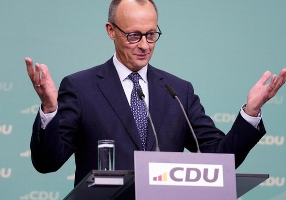 Merz teria proibido seu partido de discutir a possível ilegalidade da AfD