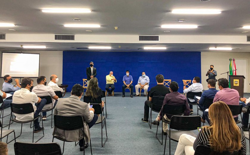 Prefeitos do Sertão e Agreste participam da 1ª reunião do colegiado do Conselho de Saneamento Básico