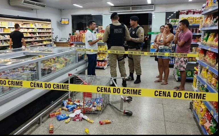 'Chamou parente de ladrão': discussão em supermercado termina com homem esfaqueado em Limoeiro de Anadia