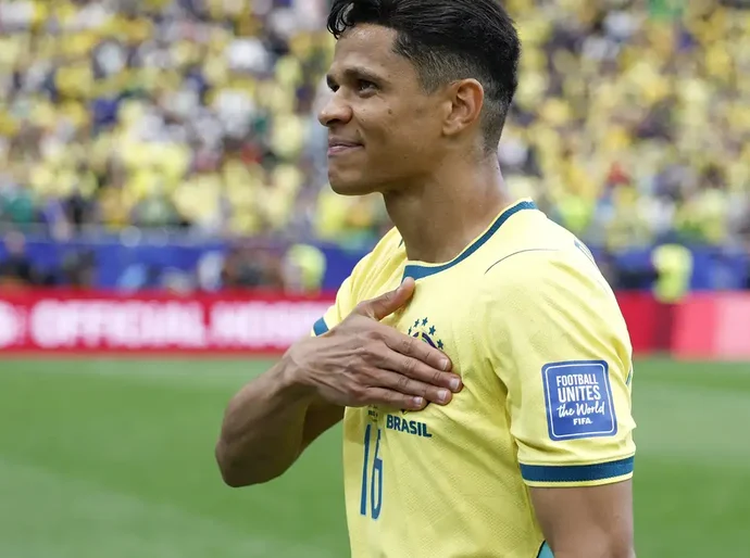 Douglas Santos traz vivência do ouro olímpico para buscar o hexa