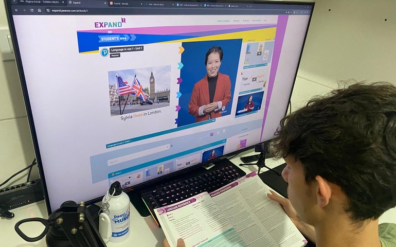 Professores e estudantes da rede estadual participam de curso de aperfeiçoamento em língua inglesa