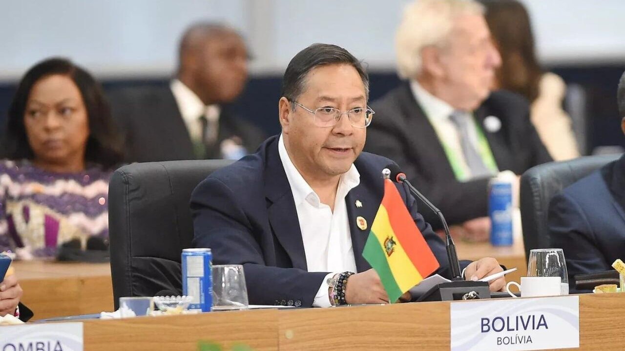 Arce condena presença militar dos EUA no Caribe e defende Maduro
