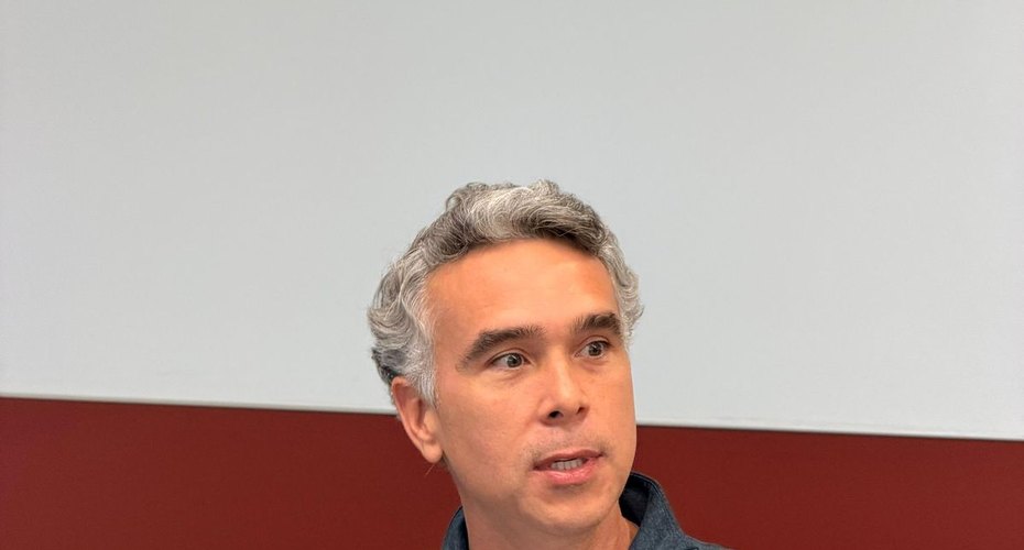 Rafael Brito lança livro em Stanford e transforma educação de Alagoas em referência internacional