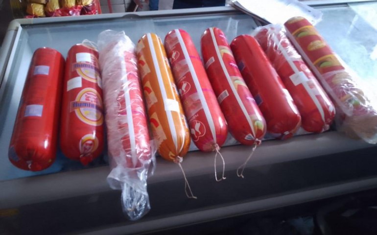 Vigilância Sanitária apreende 110 kg de produtos fora da validade nos bairros do Clima Bom e Feitosa