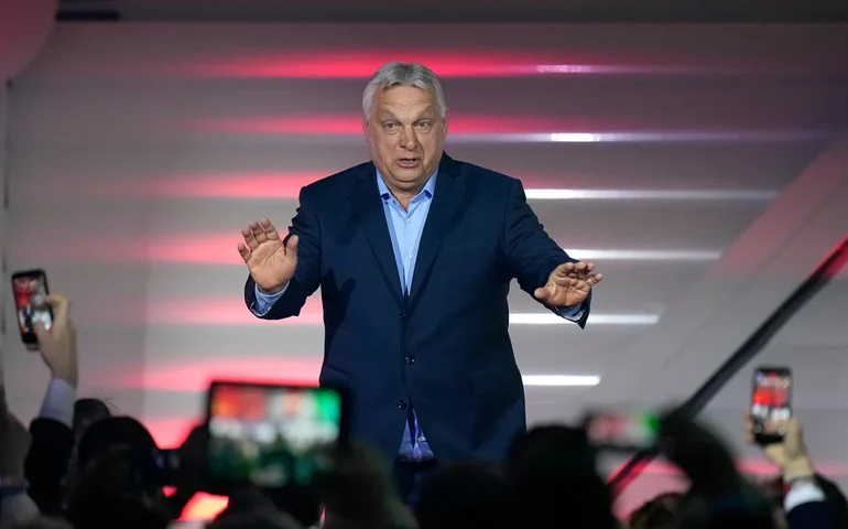 Primeiros resultados indicam oposição à frente de Orbán na Hungria
