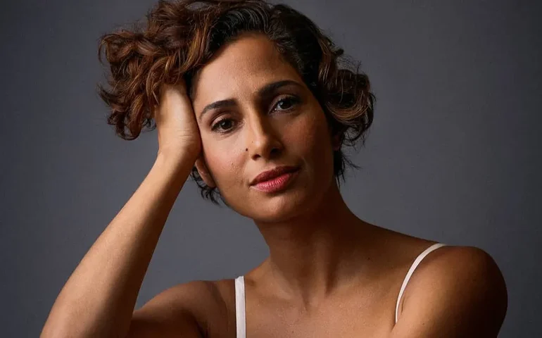 Camila Pitanga comemora alta hospitalar de sua mãe: 'mama já está em casa'