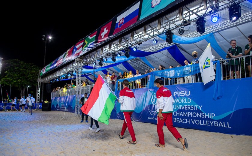 Abertura do Mundial Universitário de Vôlei de Praia reúne atletas de 23 países