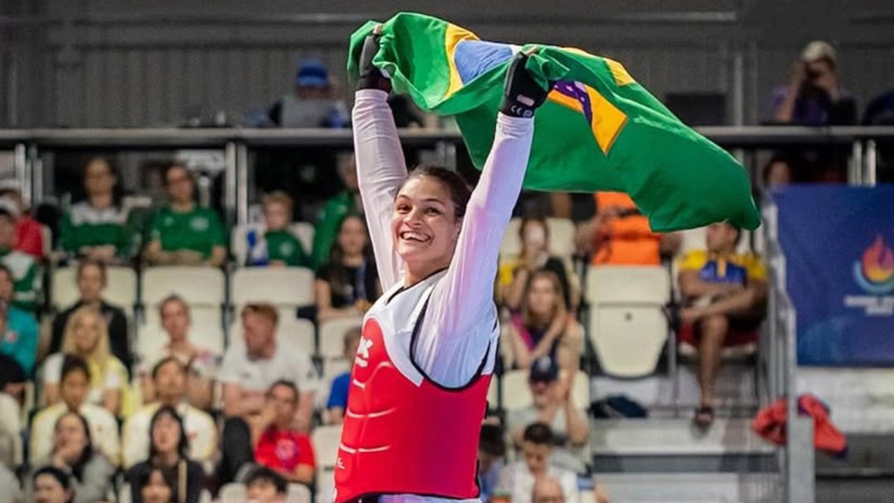 Maria Clara Pacheco conquista ouro na 3ª etapa do Grand Prix de taekwondo