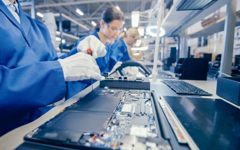 Empresários industriais seguem pessimistas pelo terceiro mês consecutivo, diz CNI