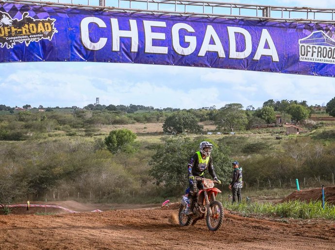Adrenalina sobre duas rodas: Motocross vai agitar Lagoa da Canoa neste fim de semana