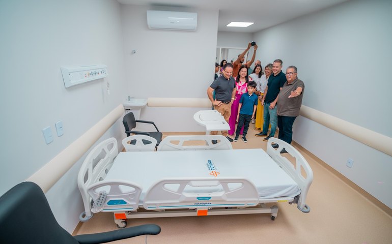 Governador em exercício Marcelo Victor visita Hospital do Futuro em Pilar, acompanhado de Renan Filho