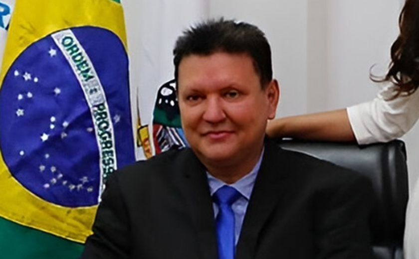 Prefeito no ES ameaça cortar verba de escola de samba que homenageia MST